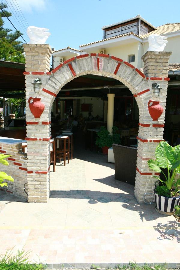Poseidon Hotel อัมมูเดีย ภายนอก รูปภาพ