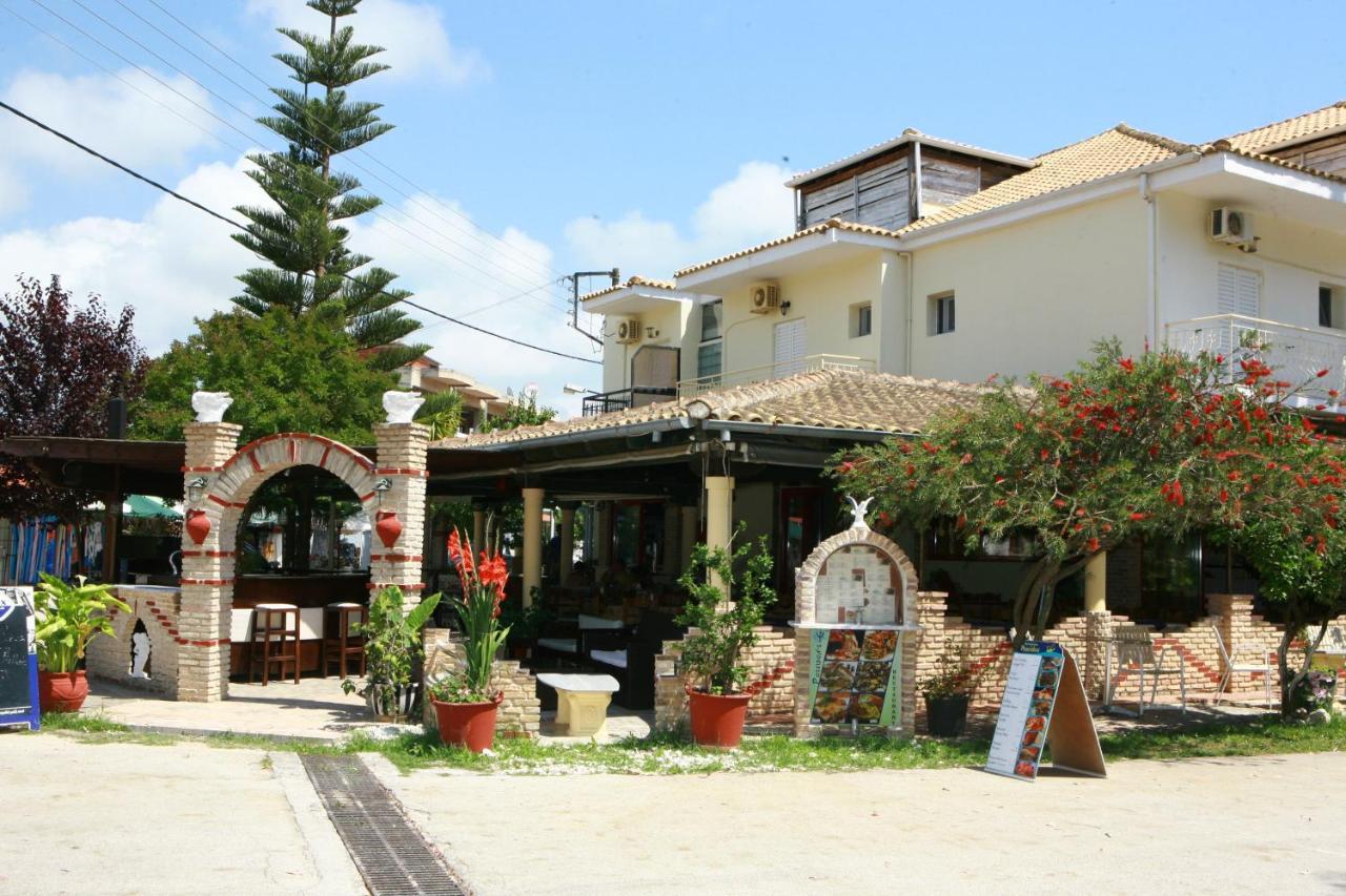 Poseidon Hotel อัมมูเดีย ภายนอก รูปภาพ